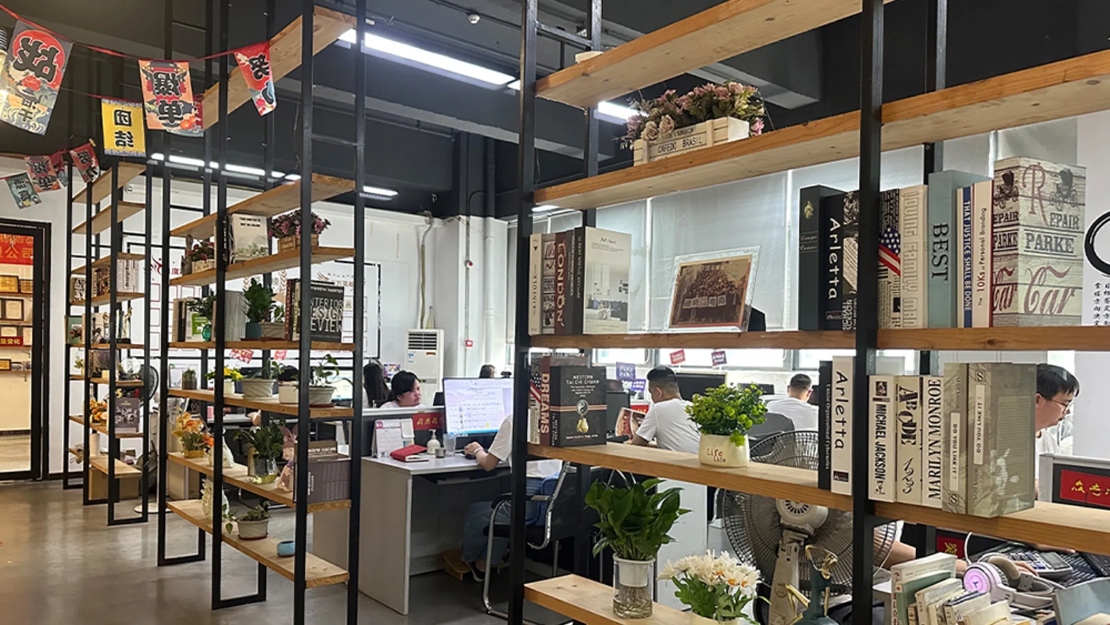 Meiyun Lighting studio and showroom