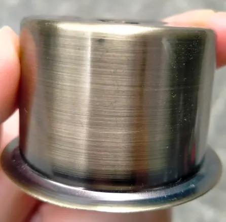 Metal finishes · Sample 33